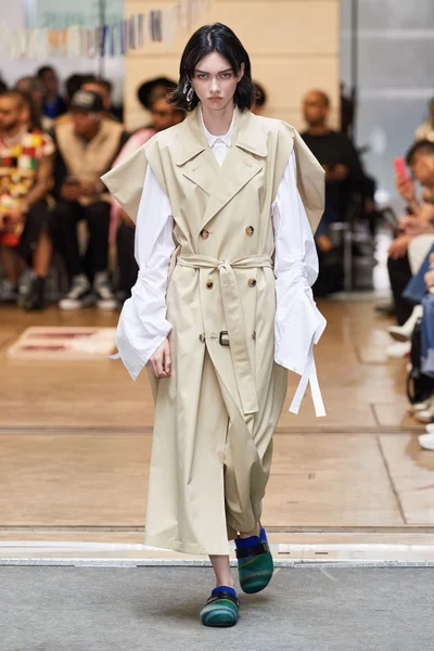 Look 17